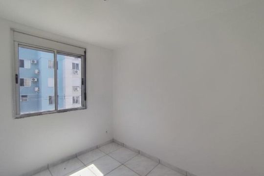 Apartamento à venda com 2 quartos, 48m² em Olaria, Canoas