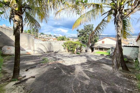 Casa à venda com 3 quartos, 420m² em São Geraldo, Belo Horizonte