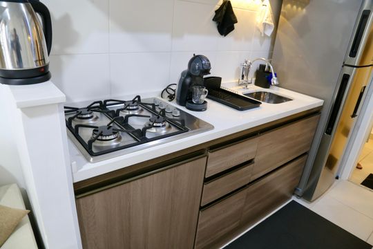 Cozinha de kitnet/studio para alugar com 1 quarto, 28m² em Jardim Caravelas, São Paulo