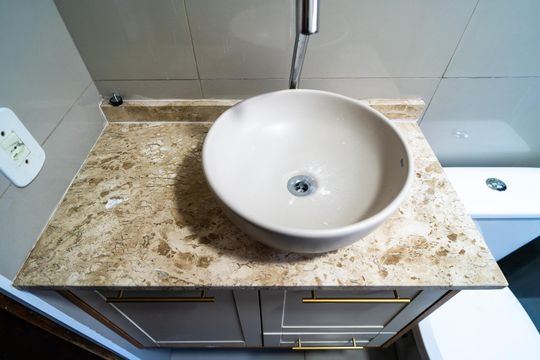 Banheiro de apartamento para alugar com 2 quartos, 55m² em Jardim Eucaliptos, Sorocaba