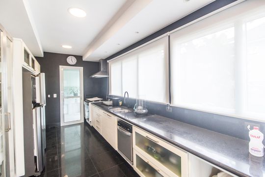 Cozinha de casa de condomínio à venda com 3 quartos, 430m² em Alphaville, Santana de Parnaíba