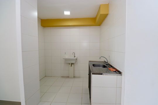 Cozinha de apartamento para alugar com 1 quarto, 55m² em Nova Brasilia, Salvador