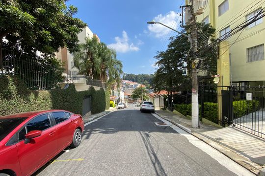 Vista da Rua de casa à venda com 3 quartos, 300m² em Vila Mazzei, São Paulo