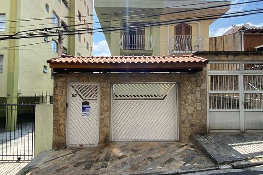 Fachada de casa à venda com 3 quartos, 300m² em Vila Mazzei, São Paulo