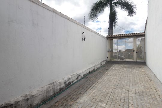 Garagem de casa à venda com 4 quartos, 450m² em Jardim Atlântico, Belo Horizonte