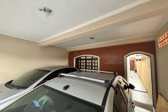 Garagem de casa à venda com 4 quartos, 59m² em Chácara Cruzeiro do Sul, São Paulo