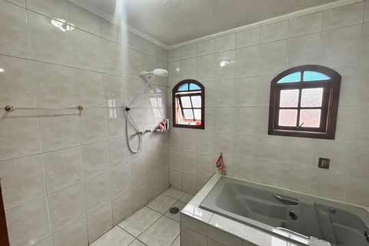 Banheiro 1 de casa à venda com 4 quartos, 59m² em Chácara Cruzeiro do Sul, São Paulo