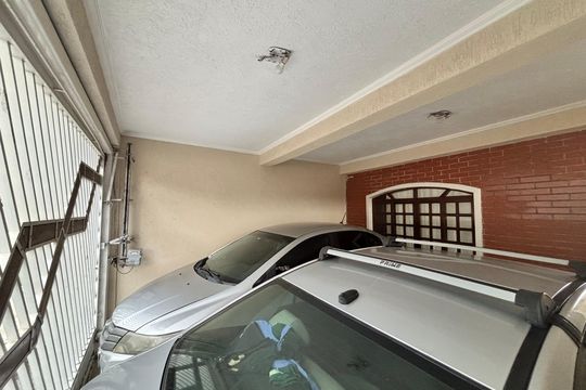 Garagem de casa à venda com 4 quartos, 59m² em Chácara Cruzeiro do Sul, São Paulo