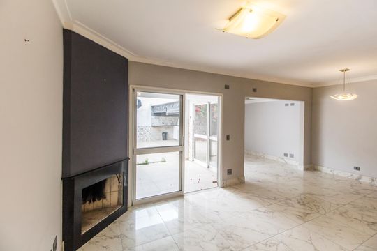 Sala  de casa de condomínio para alugar com 3 quartos, 200m² em Tamboré, Santana de Parnaíba