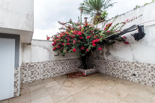 Quintal de casa de condomínio à venda com 3 quartos, 200m² em Tamboré, Santana de Parnaíba