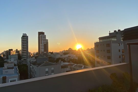 Vista de apartamento à venda com 2 quartos, 88m² em Petrópolis, Porto Alegre