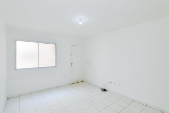 Sala de apartamento para alugar com 2 quartos, 47m² em Vila Alzira, Guarulhos