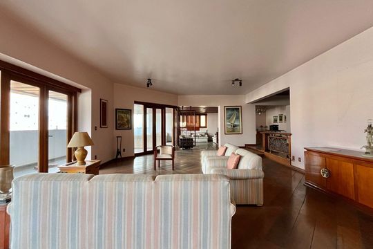 Apartamento à venda com 4 quartos, 601m² em Cambuí, Campinas