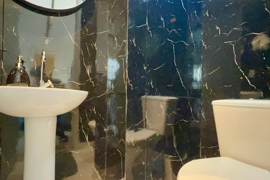 Lavabo de kitnet/studio para alugar com 1 quarto, 42m² em Pinheiros, São Paulo