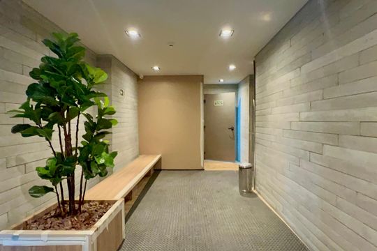 Hall de entrada de kitnet/studio para alugar com 1 quarto, 42m² em Pinheiros, São Paulo