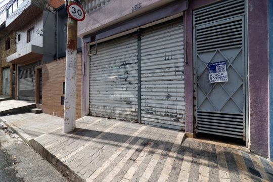 Fachada de casa para alugar com 1 quarto, 65m² em Jardim Maringa, São Paulo