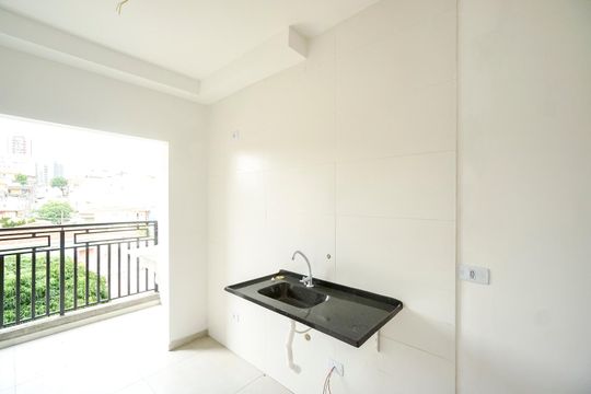 Sala e cozinha de apartamento para alugar com 1 quarto, 29m² em Penha de França, São Paulo
