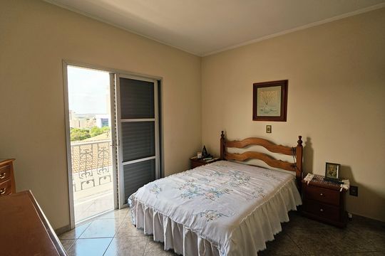 Casa à venda com 5 quartos, 300m² em Jardim Paulista I, Jundiaí