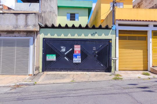 Fachada de casa para alugar com 1 quarto, 75m² em Jardim Pedro José Nunes, São Paulo