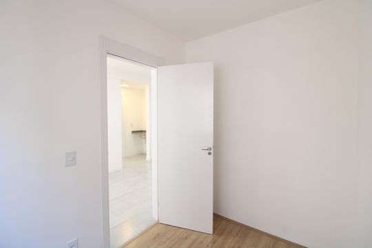 Quarto 2 de apartamento para alugar com 2 quartos, 38m² em Vila Isa, São Paulo