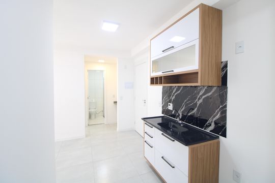 Cozinha de apartamento para alugar com 2 quartos, 38m² em Vila Isa, São Paulo