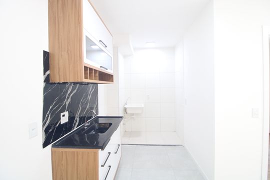 Cozinha de apartamento para alugar com 2 quartos, 38m² em Vila Isa, São Paulo