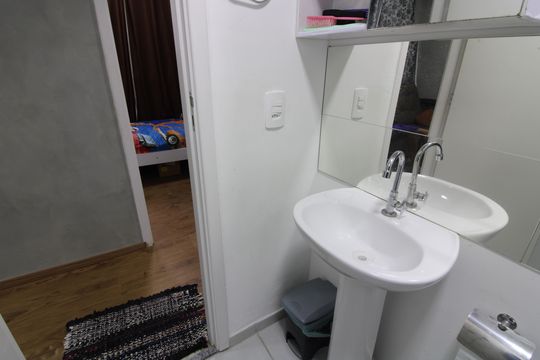 Banheiro de apartamento para alugar com 2 quartos, 38m² em Vila Campanela, São Paulo