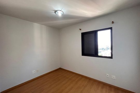 Quarto de apartamento à venda com 2 quartos, 69m² em Campo Grande, São Paulo
