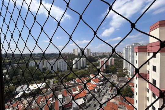 Vista Quarto de apartamento à venda com 2 quartos, 69m² em Campo Grande, São Paulo