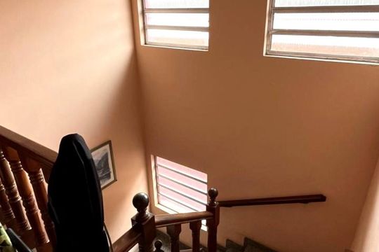 Escada de casa à venda com 6 quartos, 250m² em Bela Vista, Osasco