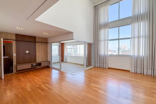 Apartamento à venda com 3 quartos, 157m² em Cerqueira César, São Paulo