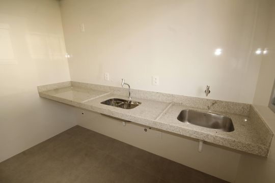 Cozinha de apartamento à venda com 3 quartos, 74m² em Santa Efigênia, Belo Horizonte
