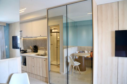 Cozinha de kitnet/studio à venda com 1 quarto, 23m² em Santo Amaro, São Paulo