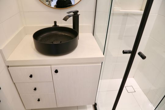 Banheiro de kitnet/studio à venda com 1 quarto, 23m² em Santo Amaro, São Paulo