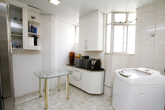 Cozinha de apartamento à venda com 3 quartos, 189m² em Carlos Prates, Belo Horizonte