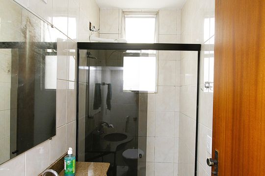 Banheiro da Suíte de apartamento à venda com 3 quartos, 189m² em Carlos Prates, Belo Horizonte