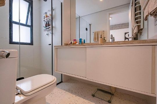 Banheiro de apartamento à venda com 2 quartos, 90m² em Perdizes , São Paulo
