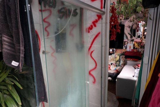 Banheiro de apartamento à venda com 1 quarto, 42m² em Farroupilha, Porto Alegre