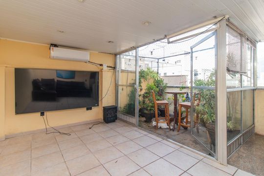 Sala 2 de apartamento à venda com 2 quartos, 120m² em Cidade Baixa, Porto Alegre