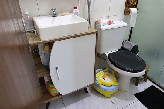 banheiro de apartamento à venda com 3 quartos, 61m² em Jardim Sabará, Porto Alegre