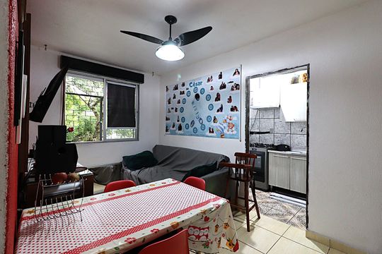 Apartamento à venda com 3 quartos, 61m² em Jardim Sabará, Porto Alegre