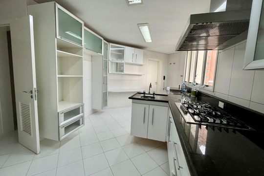 Cozinha de apartamento para alugar com 4 quartos, 260m² em Jardim Fonte do Morumbi, São Paulo