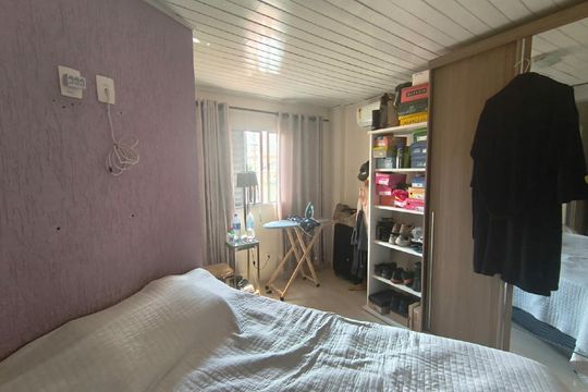 Casa à venda com 2 quartos, 66m² em Santa Terezinha, Santo André
