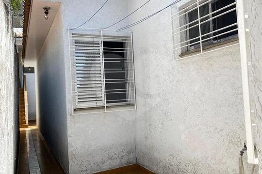 Casa à venda com 3 quartos, 180m² em Vila Monumento, São Paulo