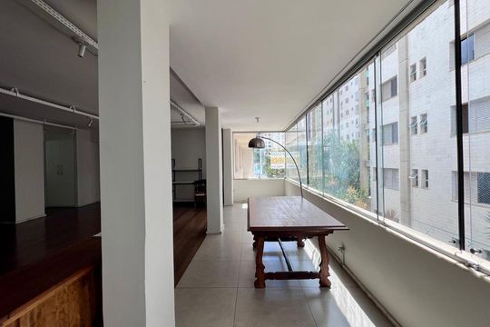 Varanda de apartamento à venda com 4 quartos, 350m² em Lourdes, Belo Horizonte