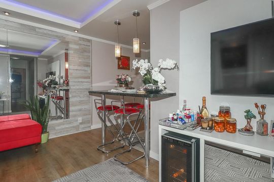 Sala de apartamento à venda com 3 quartos, 69m² em Humaitá, Porto Alegre