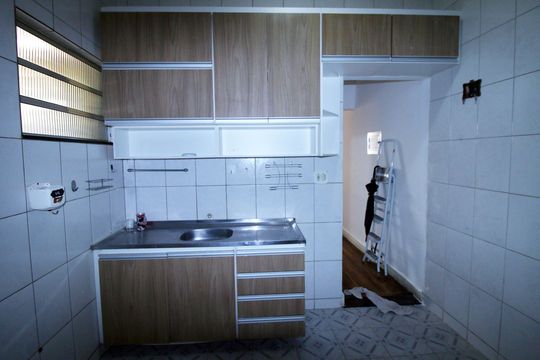 Cozinha de apartamento à venda com 1 quarto, 55m² em Olaria, Rio de Janeiro