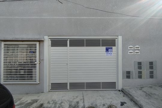 Fachada de apartamento à venda com 2 quartos, 39m² em Vila Liviero, São Paulo