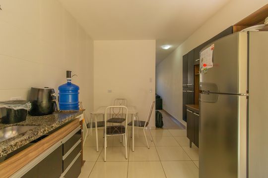 Cozinha de casa para alugar com 2 quartos, 58m² em Jardim Araruama, Cotia