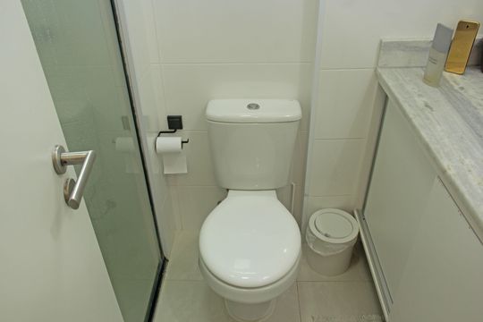 Banheiro da Suíte de apartamento para alugar com 1 quarto, 44m² em Ponta da Praia, Santos